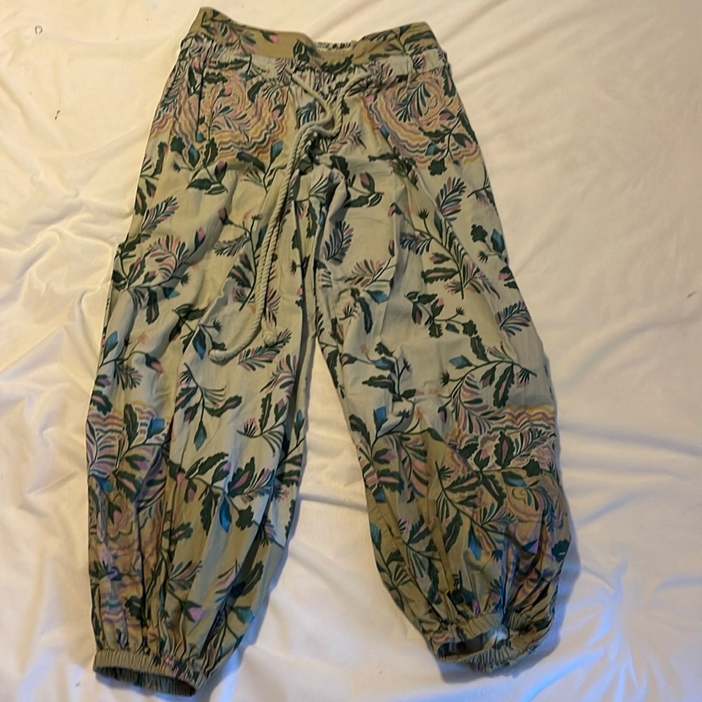 Super cute and feminine free people gaucho pants - dress up or down